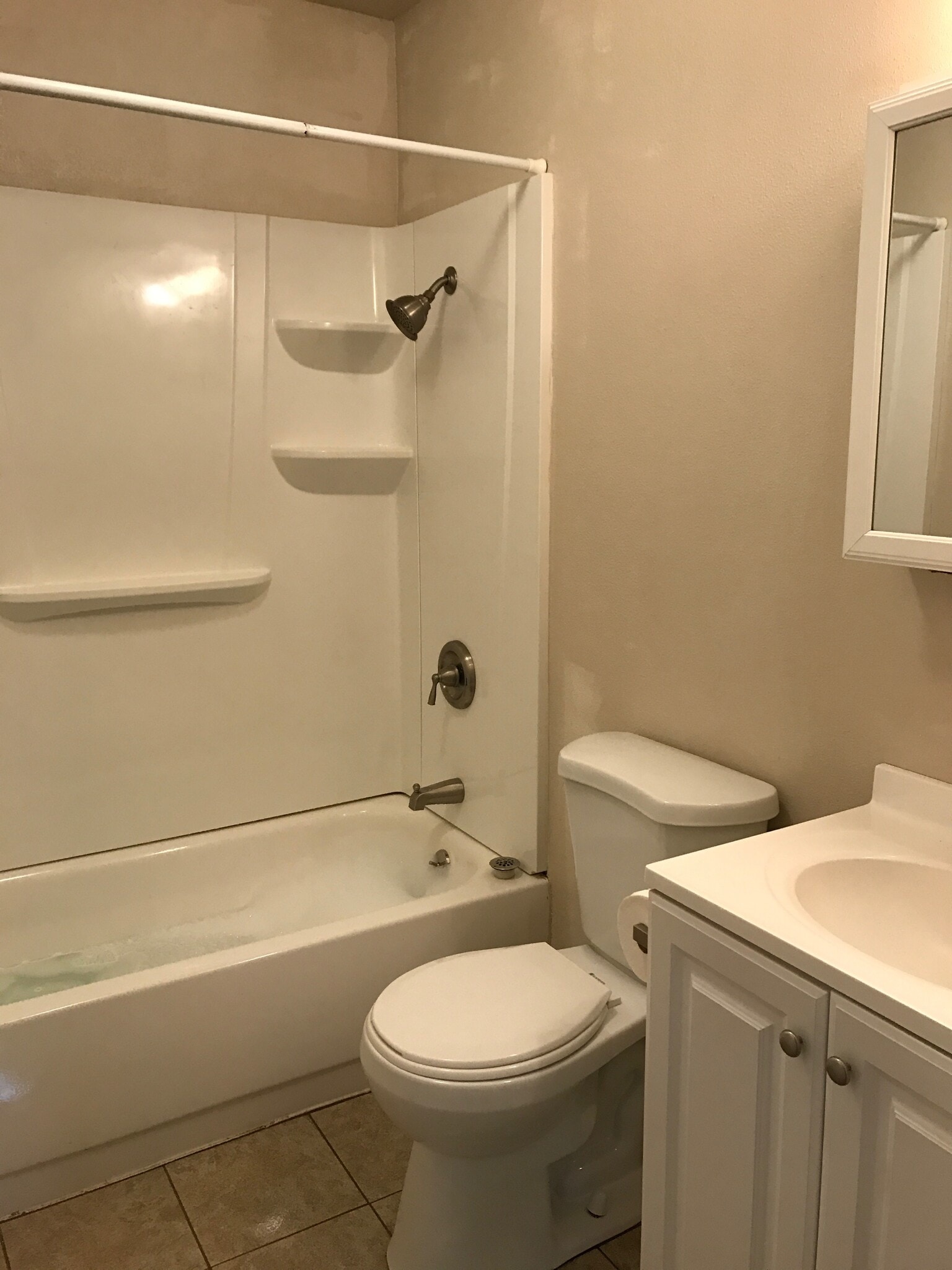 Building Photo - 211 Mulberry Ln