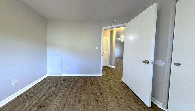 Building Photo - 758 62nd Ave N