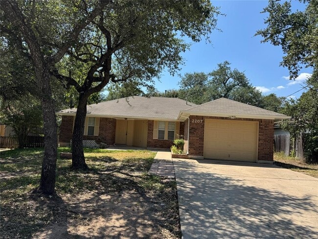 Primary Photo - 2207 N Cannes Dr
