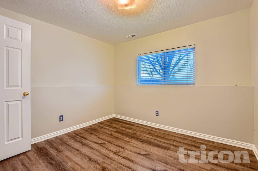 Building Photo - 725 N 1010 W