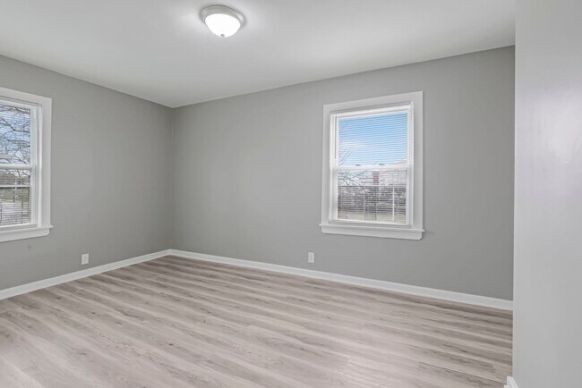 Building Photo - 1997-1999 W Broad St