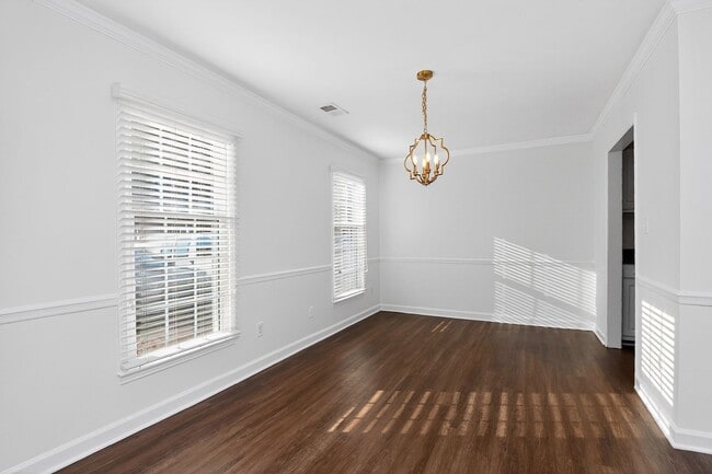 Building Photo - 3 Bed/2.5 Bath Townhouse for RENT!