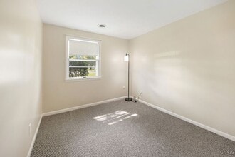 Building Photo - 8839 English Rd