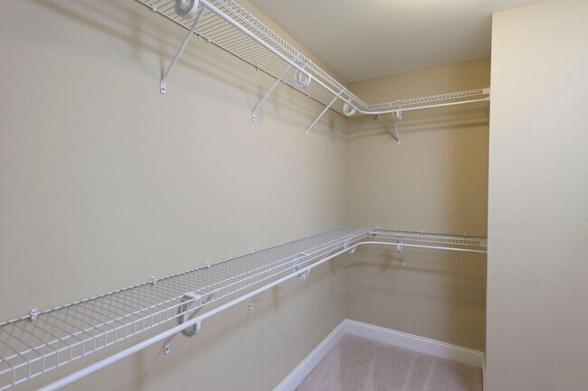 Building Photo - 3 Bedroom 2.5 bath low maintenance living for rent!