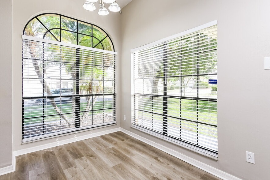 Building Photo - 5514 Deepdale Dr