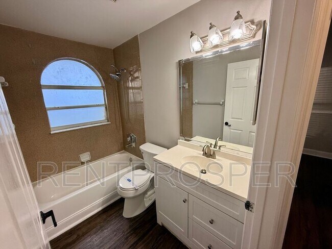 Building Photo - 9503 Rosewalk Ct