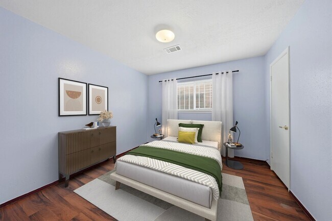 Building Photo - 7015 Pella Dr