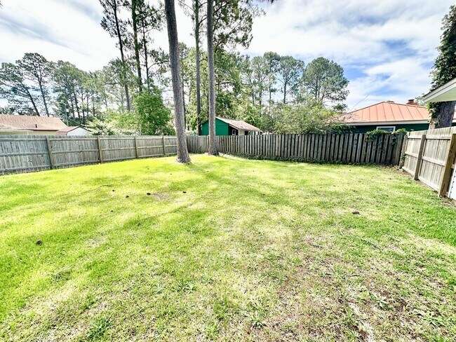 Building Photo - Nice 4 Bedroom 2 Bath House for Rent!