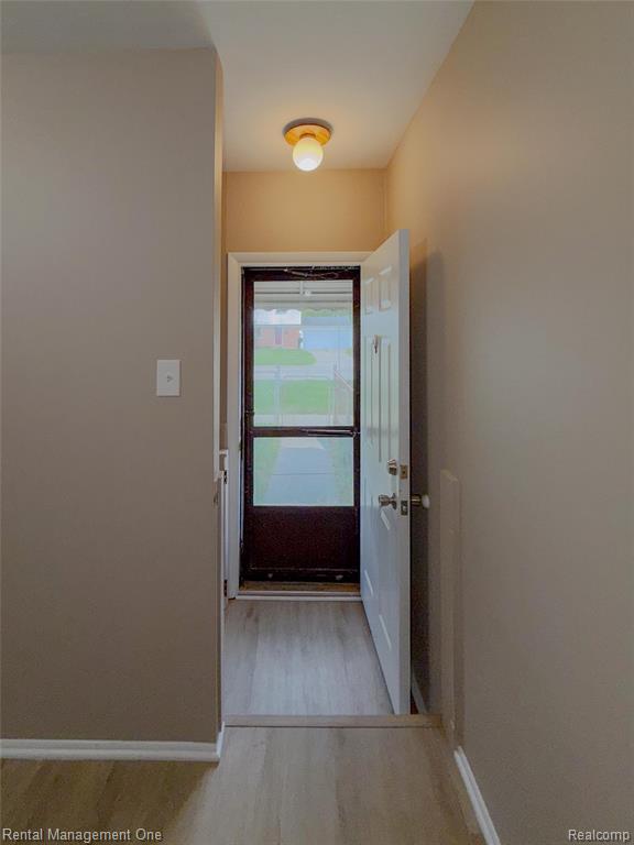 Building Photo - 34381 Rosslyn St