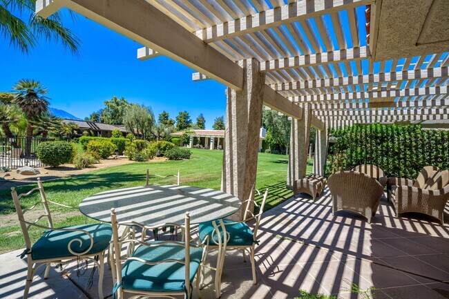 Building Photo - 5 Stanford Dr