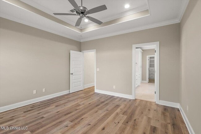 Building Photo - 464 Aurora Cir