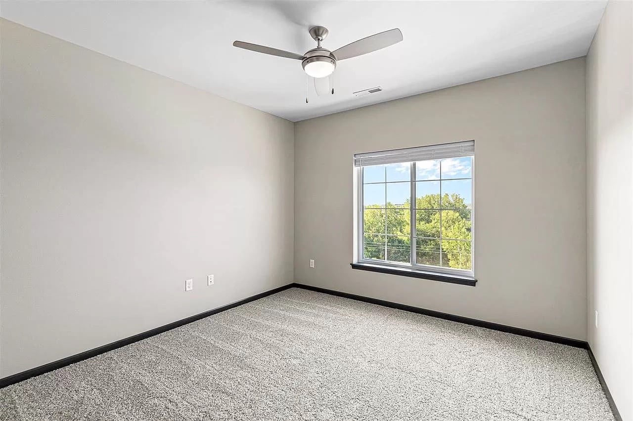 Building Photo - 2871 Spring Rose Cir