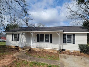 Building Photo - Henry County:  3 bedrooms, 1 Bonus, and 2 baths