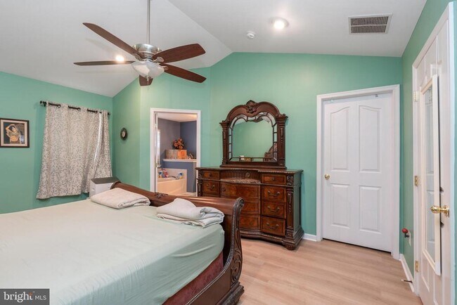 Building Photo - 802 Yarrow Cir