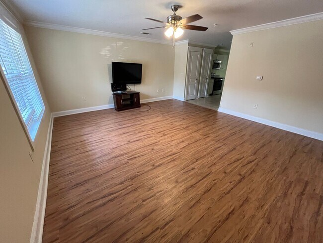 Building Photo - 14-1414 Jones