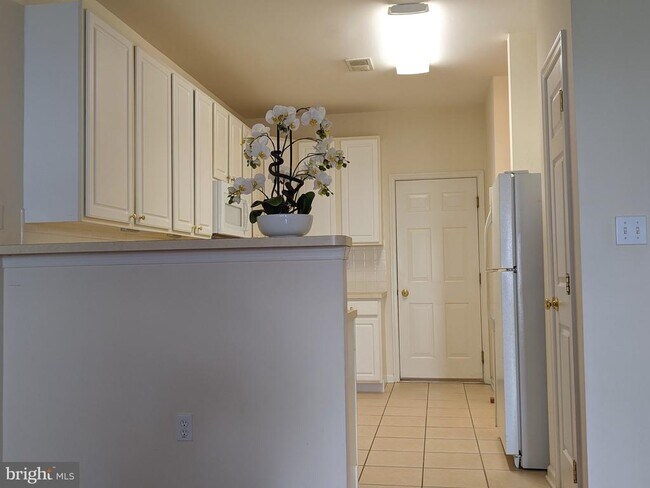 Building Photo - 252 Brinley Dr