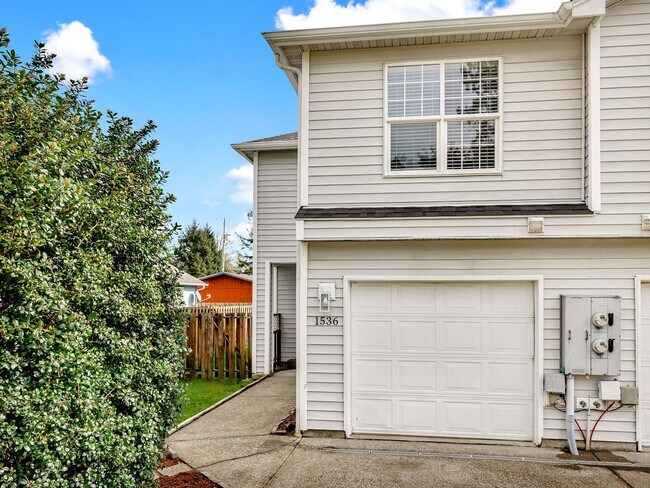 Building Photo - 1536 S Main Ave