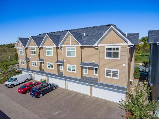 Building Photo - 2980 Clover Ridge Dr