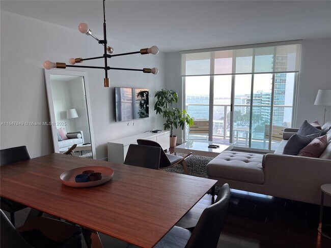 Primary Photo - 1155 Brickell Bay Dr