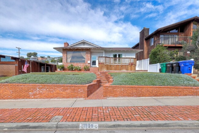 Building Photo - "Charming Coastal Retreat: 3-Bedroom Sanctuary on Agate Street, San Diego"