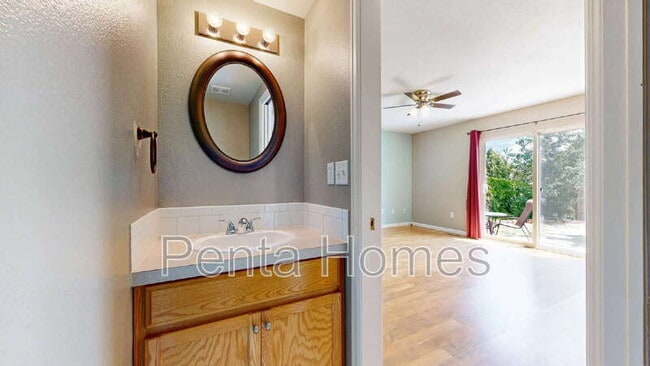 Building Photo - 826 Glenwall Dr