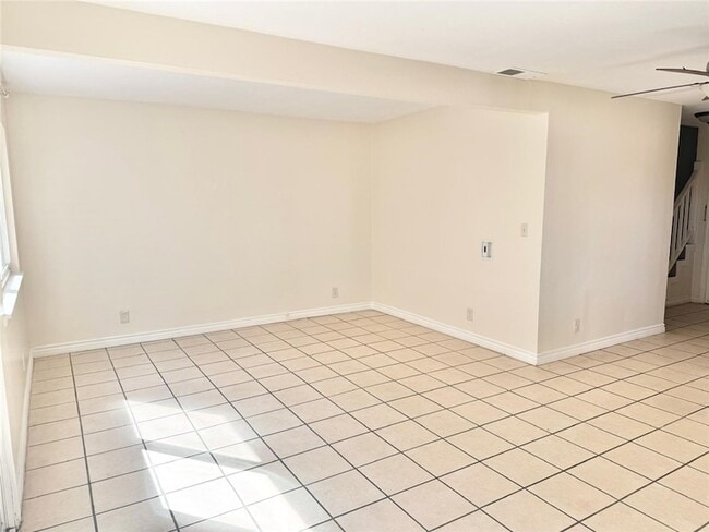 Building Photo - 11115 Slater Ave