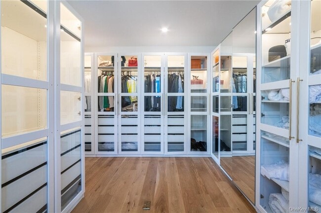 Building Photo - 23 Poplar St