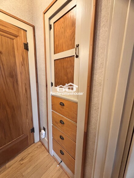 Building Photo - 10 34th St