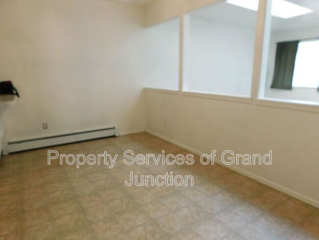 Building Photo - 456 Stepping Stone Ct