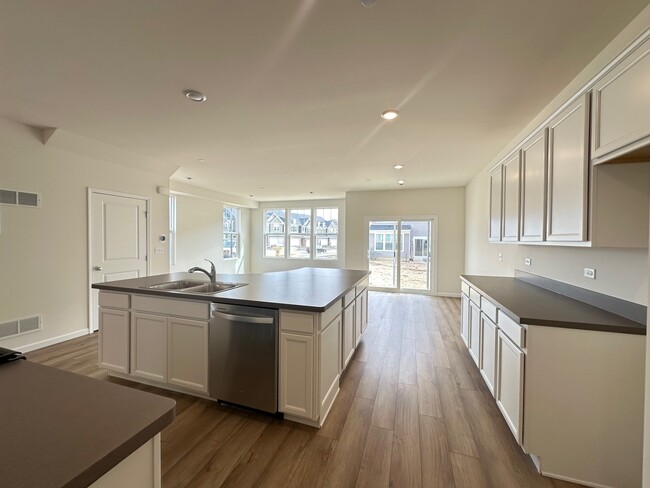 Building Photo - 2320 Horseshoe Cir