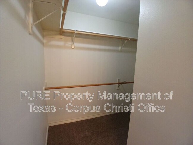 Building Photo - 7609 Cold Springs Dr