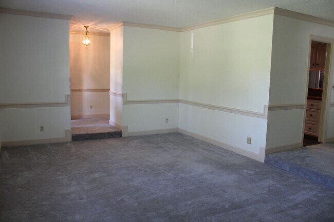 Building Photo - 1409 Chesnee Dr