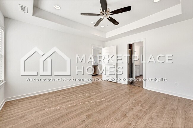 Building Photo - 375 Canada Dr