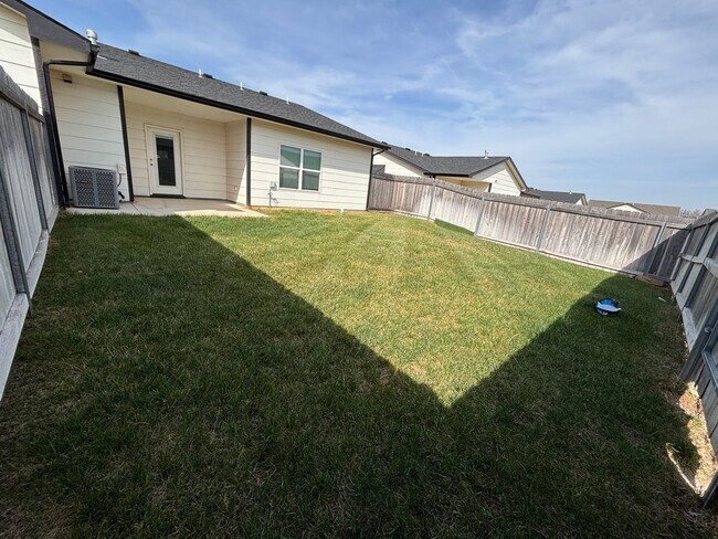 Building Photo - 1747/49 Hickory