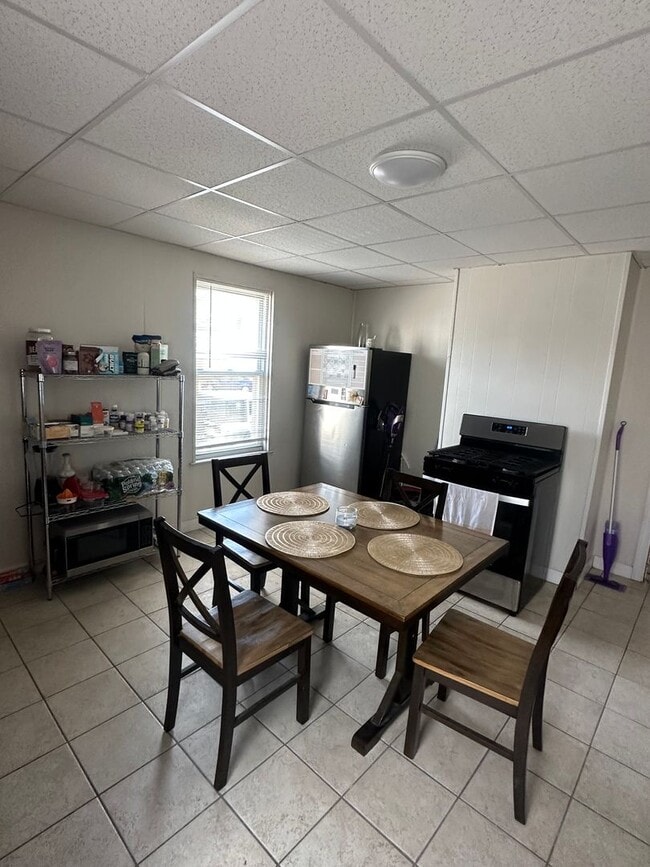 Building Photo - 173-175 Bayview