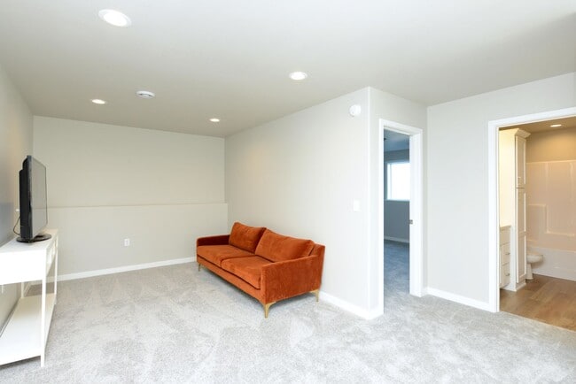 Building Photo - 1223 Jill Dr W