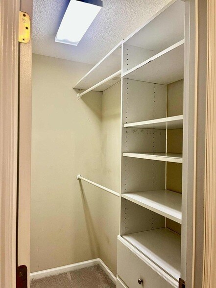 Building Photo - 524 Beverly Dr