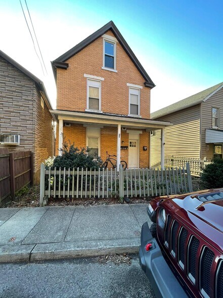 Building Photo - 903 Johnston Ave