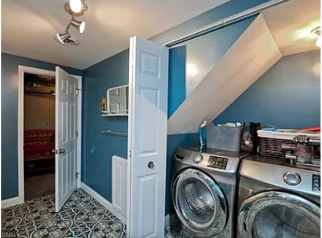 Building Photo - 1119 Van Buren Ave