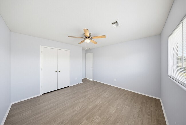 Building Photo - 627 Regal Hollow Ln