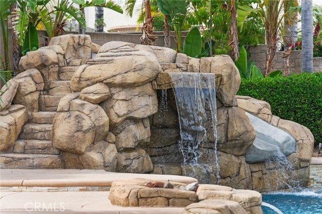 Building Photo - 928 Trovita Dr