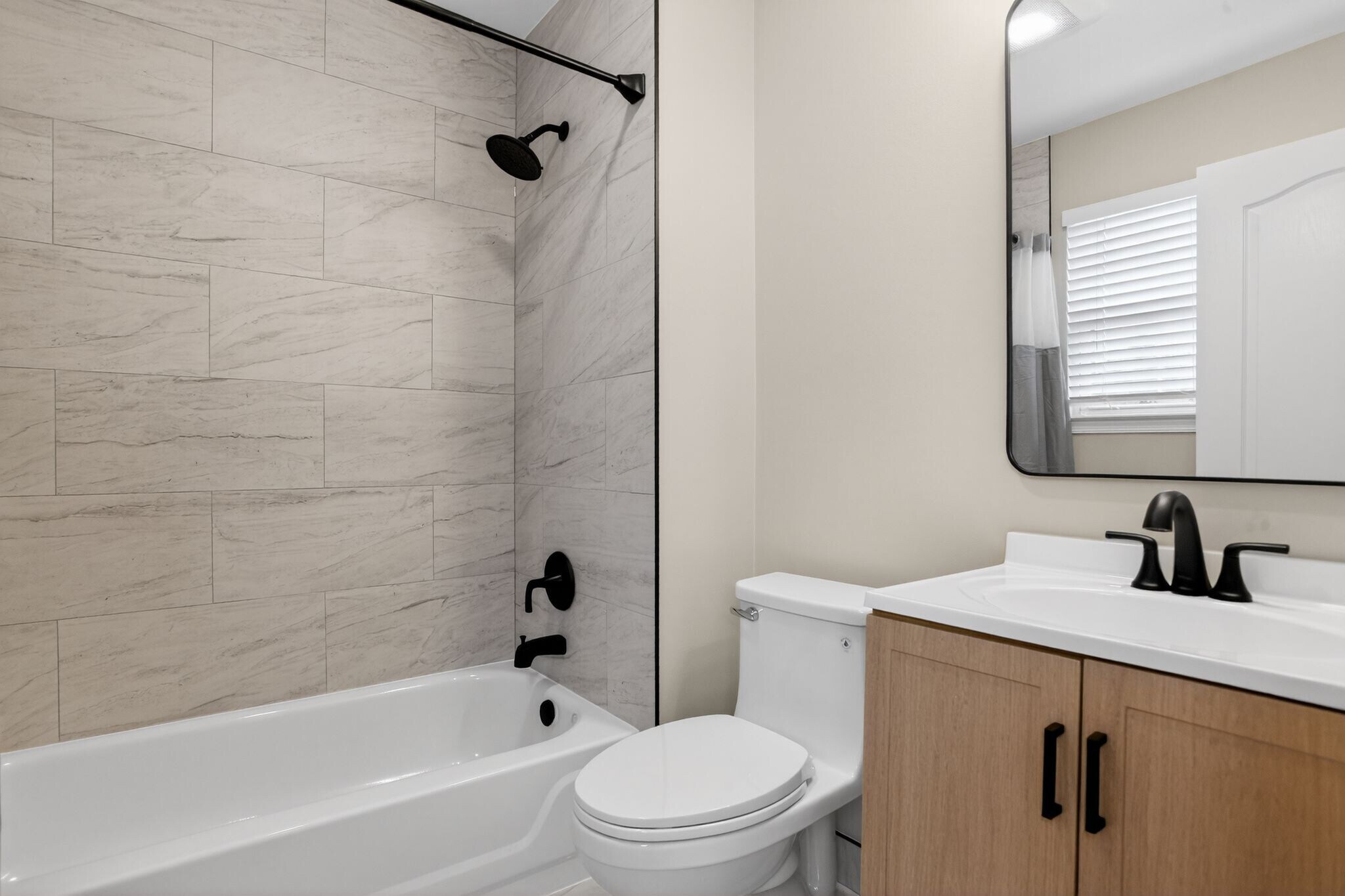 Building Photo - 2801 Harvard Ct