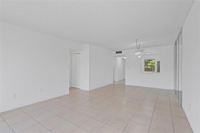 Building Photo - 2900 NW 42nd Ave