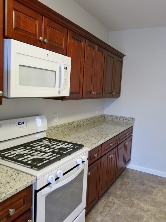 Building Photo - 218 Whitman Ave