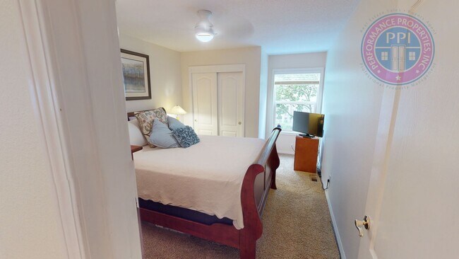 Building Photo - Gorgeous Single Level Home in Sought After...