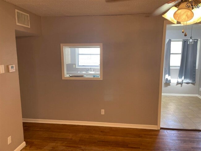 Building Photo - 4300 Barnett Dr