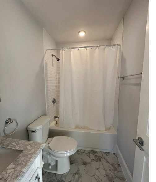 Building Photo - 75 Winchester St