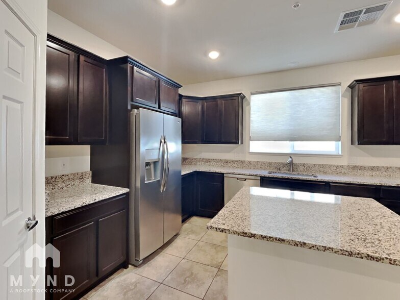 Building Photo - 2988 Silver River Ln
