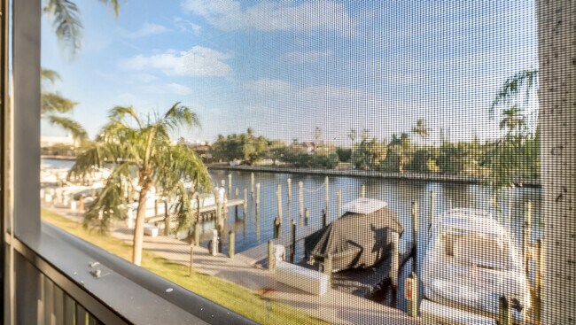 Building Photo - 240 Captains Walk