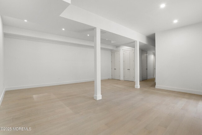 Building Photo - 1405 Ridge Ave